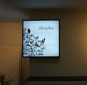 アクリルサイン　室内　アクリルプレート　オリジナル　イラスト　ロゴ　スナック　バー　おしゃれ　サイン　内照式　LED　